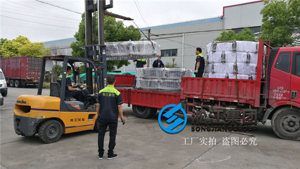 大口徑橡膠軟接頭發(fā)往上海竹園污水處理廠